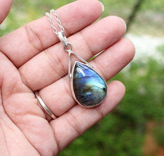 Labradorite shop pendant necklace